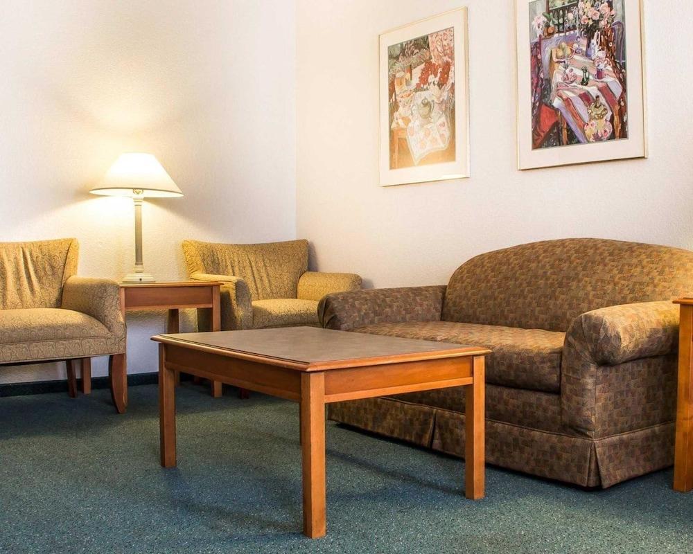 Quality Inn Tulsa Central Buitenkant foto