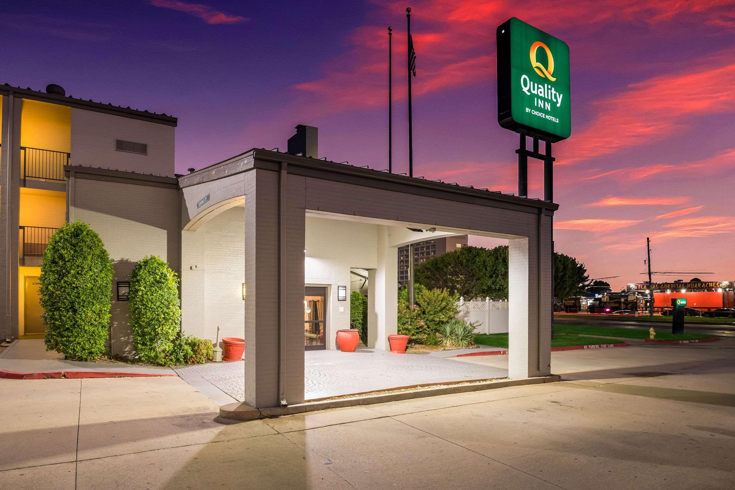 Quality Inn Tulsa Central Buitenkant foto