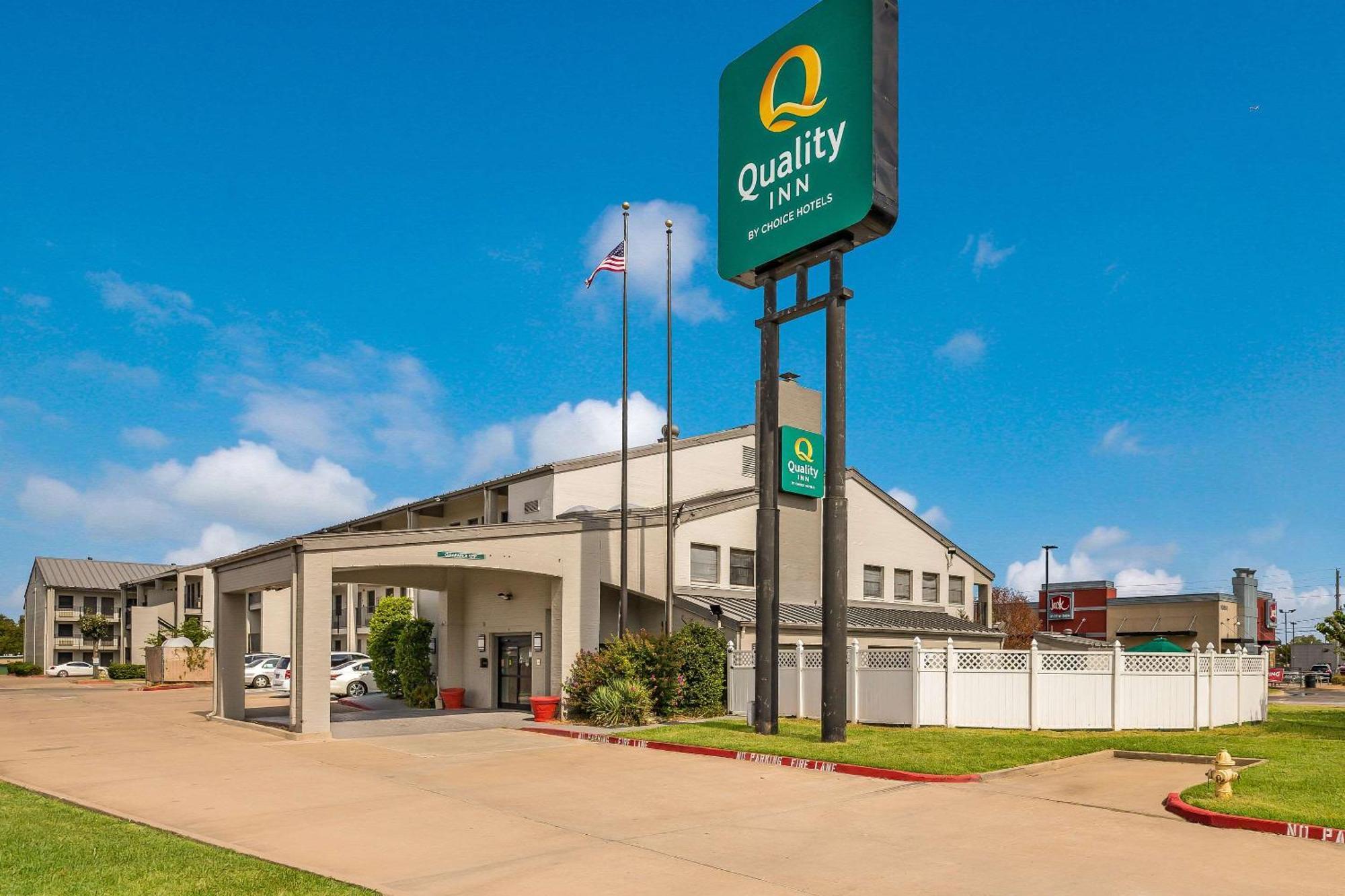 Quality Inn Tulsa Central Buitenkant foto