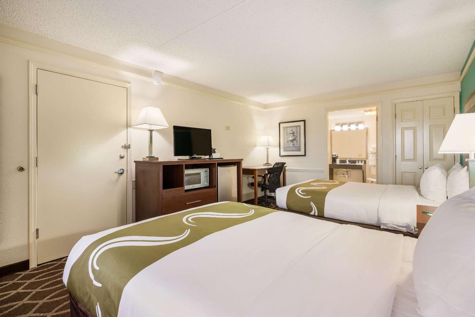 Quality Inn Tulsa Central Buitenkant foto