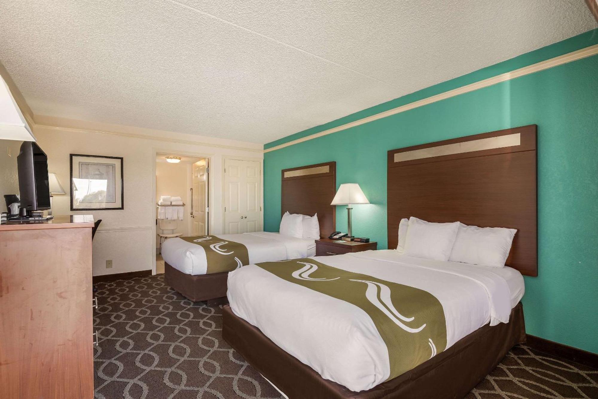 Quality Inn Tulsa Central Buitenkant foto