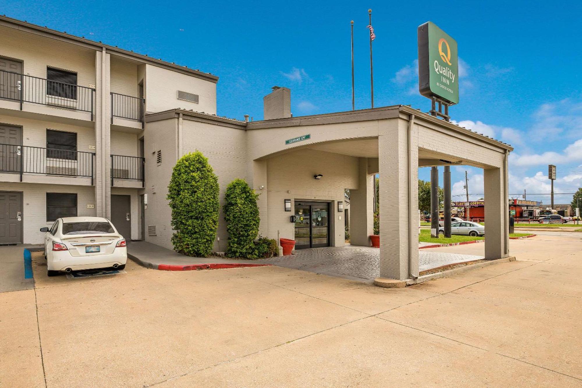 Quality Inn Tulsa Central Buitenkant foto